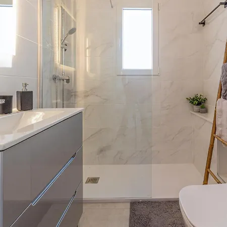 Amazing In With Kitchenette Apartment
